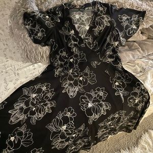 Black and White torrid size 2 floral midi dress